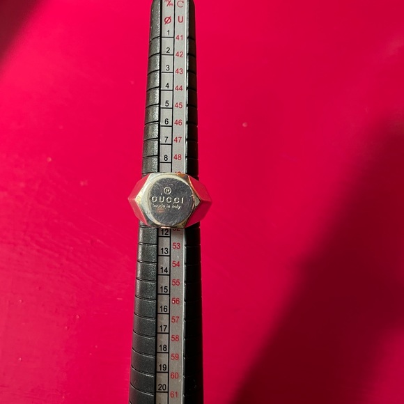 RARE GUCCI 925 Sterling Silver Signet size 5.5 Authentic- full set w/ box, pouch - Picture 5 of 16